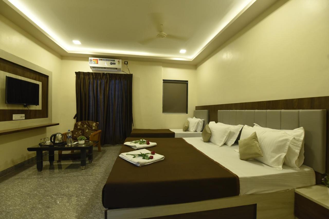 Hotel Sitara Inn รัตนากีรี ภายนอก รูปภาพ
